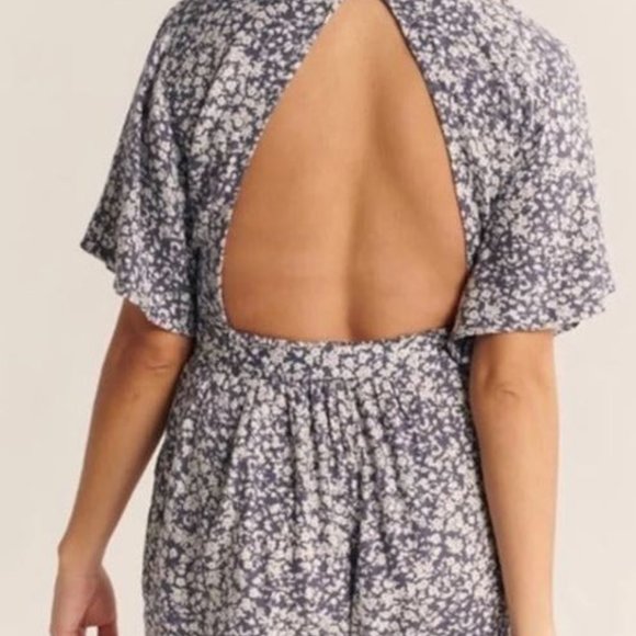Abercrombie & Fitch - Back Cutout Romper - Small - Blue Floral - Like New! - Picture 3 of 5